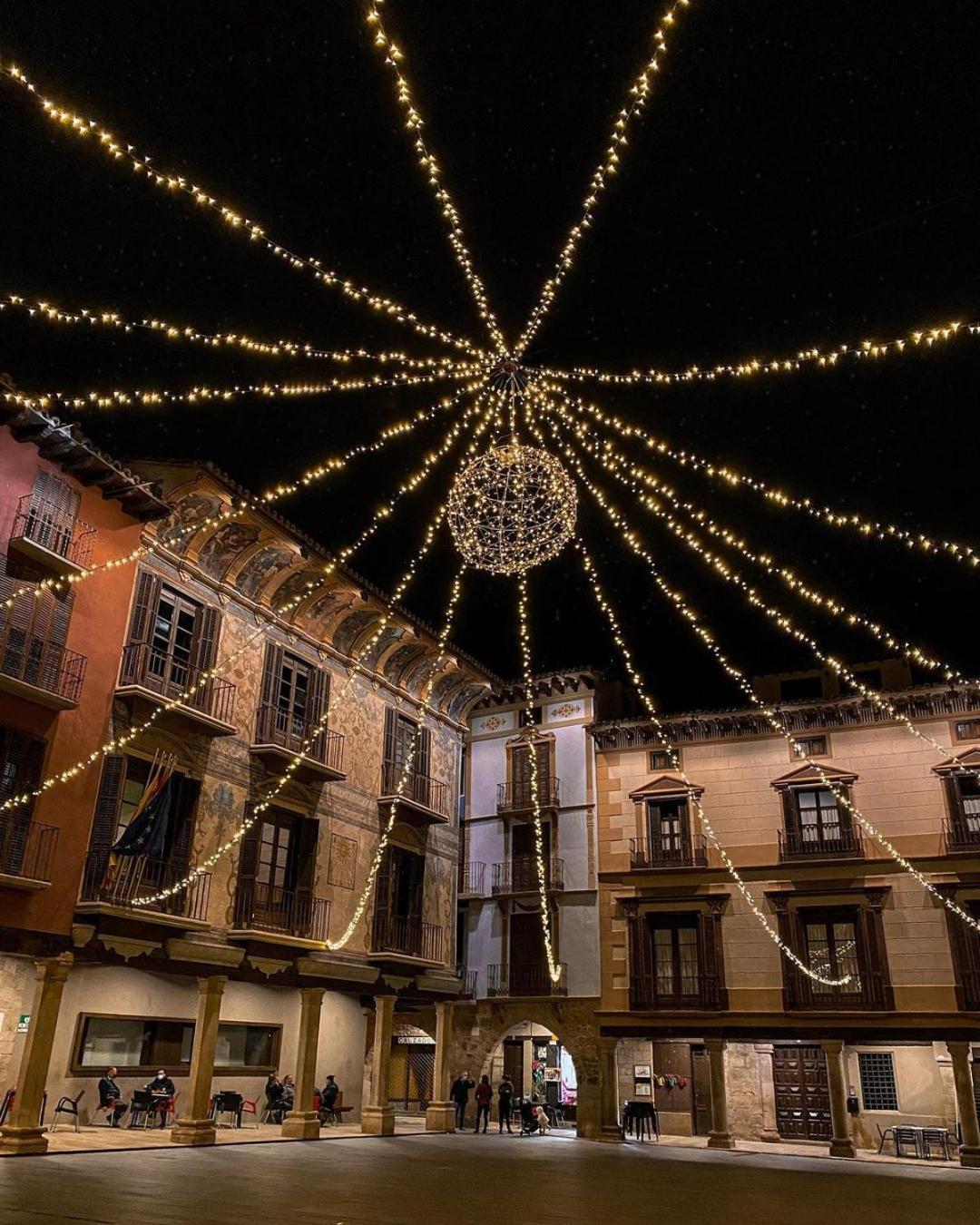 Apartamentos Angelus Plaza Mayor De Graus Eksteriør billede