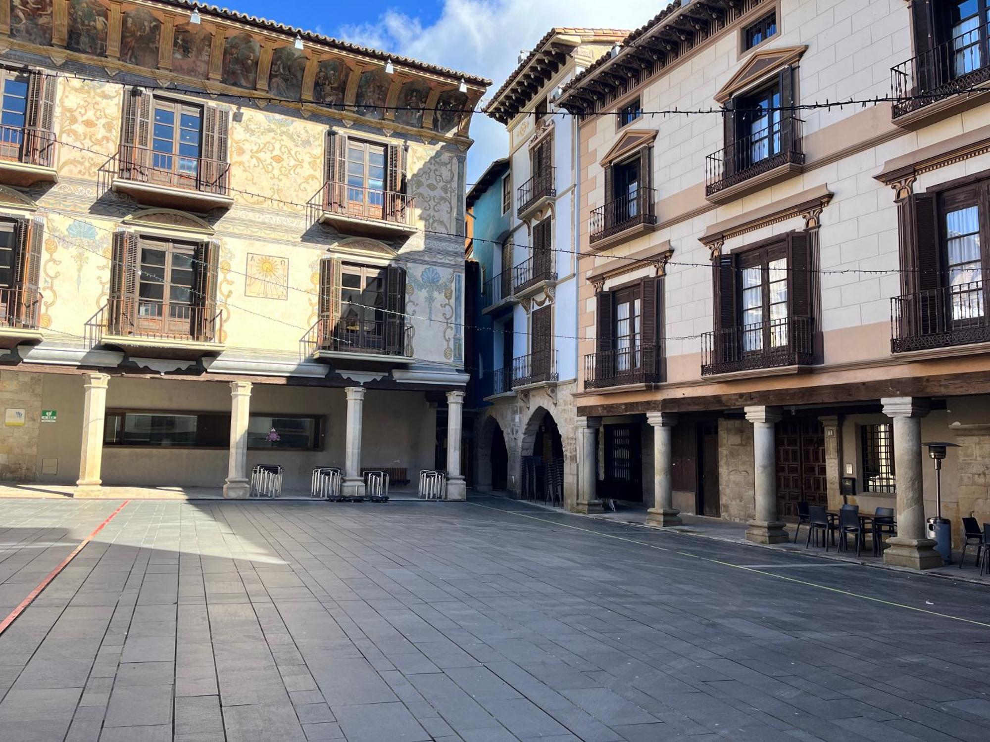 Apartamentos Angelus Plaza Mayor De Graus Eksteriør billede